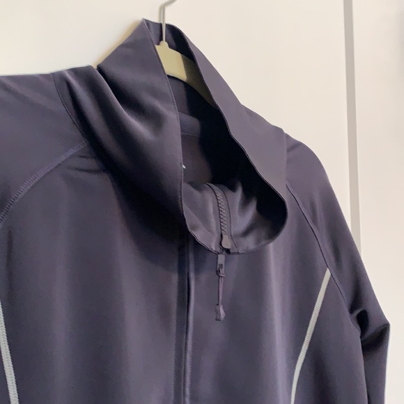 Black Tip athletic lightweight jacket - Picture 4 of 6